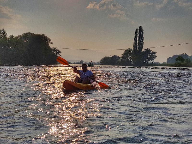 kayak 3.jpeg